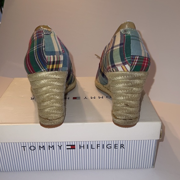 Tommy Hilfiger womens size 10 plaid wedge - Picture 3 of 5